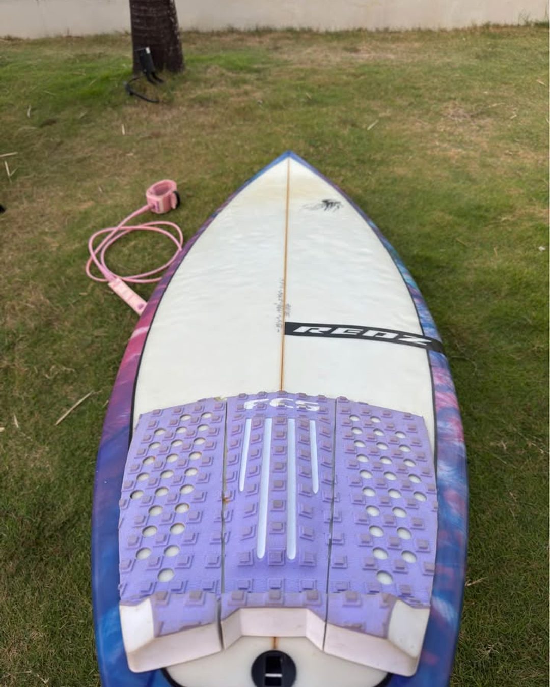 REDZ 5'11 31.2L with pad and leash, photo 2