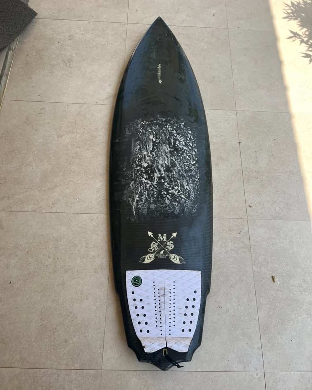 Carbon fibre surfboard 5'9"