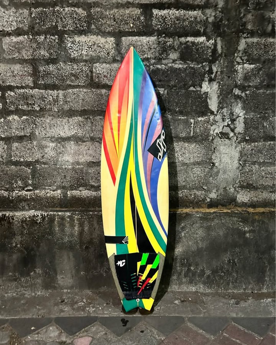 JR Surfboards 5'9"