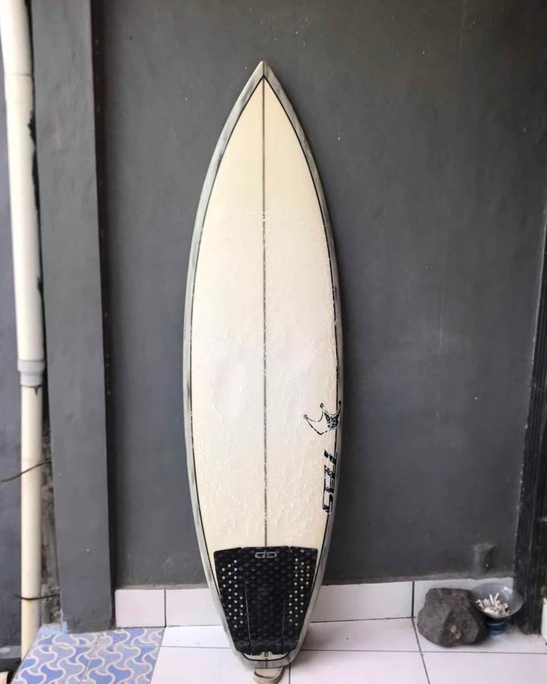 TBS 5'9 shortboard, made in Brazil