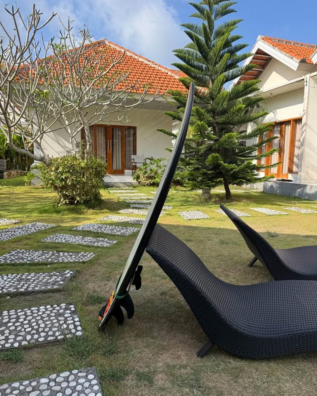 Rockwell 5'6 shortboard with centre channel, photo 3