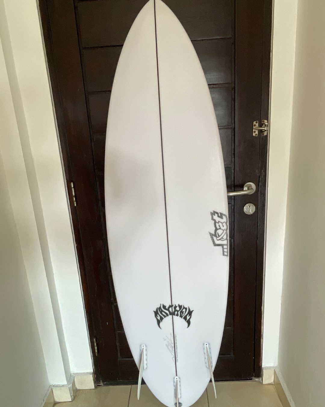 Lost shortboard, photo 2