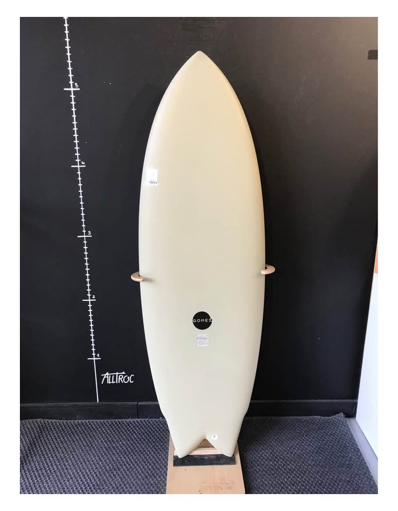 Gomez 5’5", photo 1