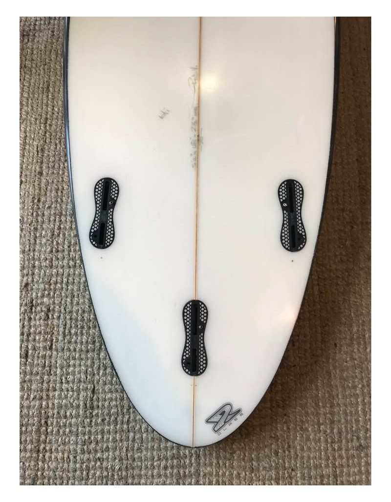 Vaughan 5’4 ", photo 3