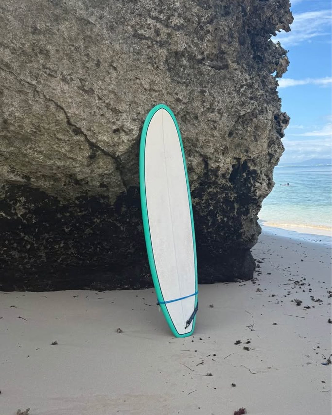 7'2 45.7L with fins, leash and board bag, photo 1